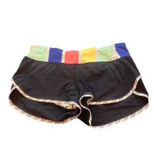 Lululemon‎ Seawheeze 2013 RARE Speed Up Shorts  Mountie Stripe Black Run Size 6